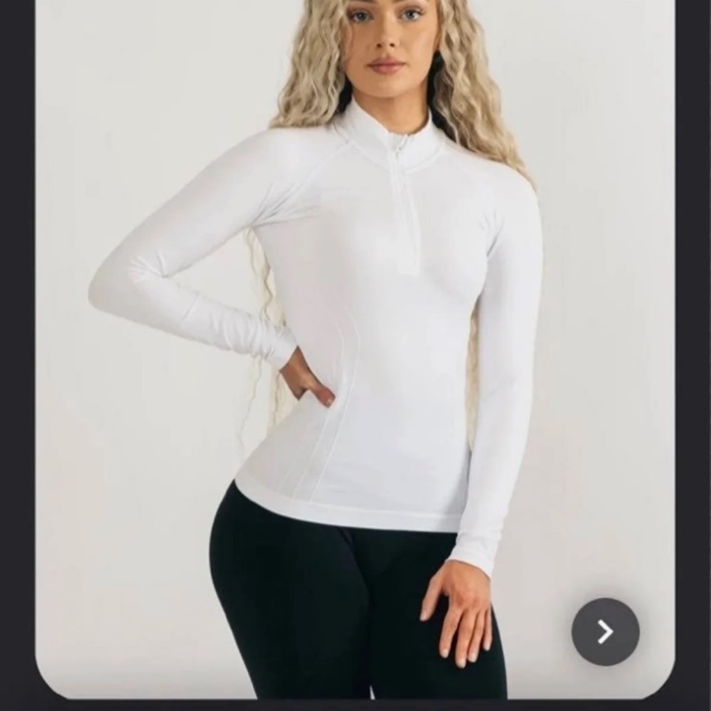 *SOLD* Alphalete Seamless Half Zip Long Sleeve Fitted Pullover *SOLD*